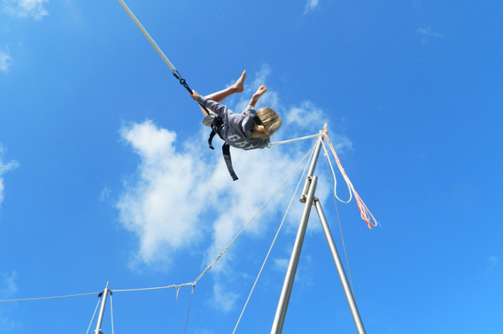 location salto trampoline enfants montagne hiver